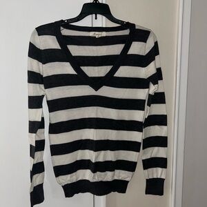 Forever 21 V-Neck Sweater
